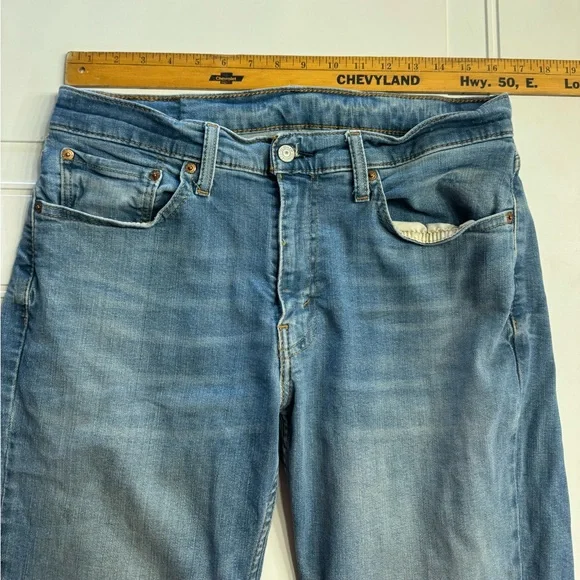 Levis 514 Men's Medium Wash 32x32 Blue Jeans Classic Straight Stretch Denim - Picture 3 of 8